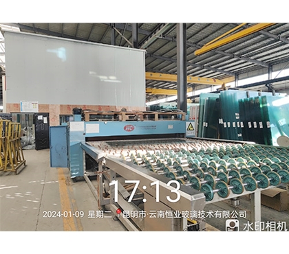 玻璃加工設(shè)備6